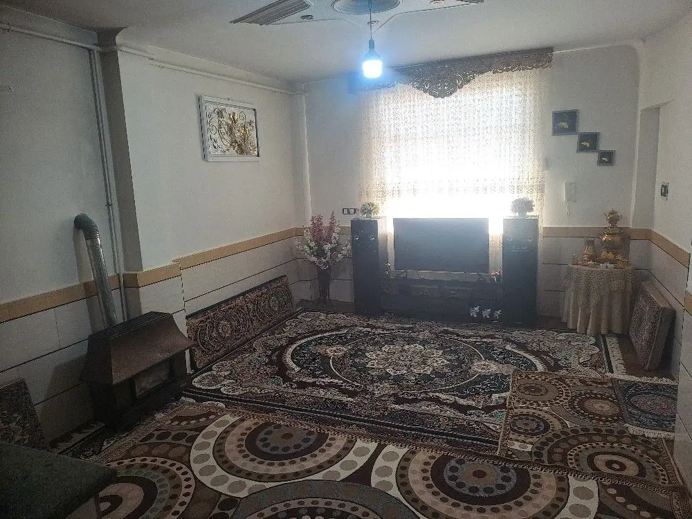 اجاره خونه ۷۵ متری با حیاط ۱۵۰ متر
