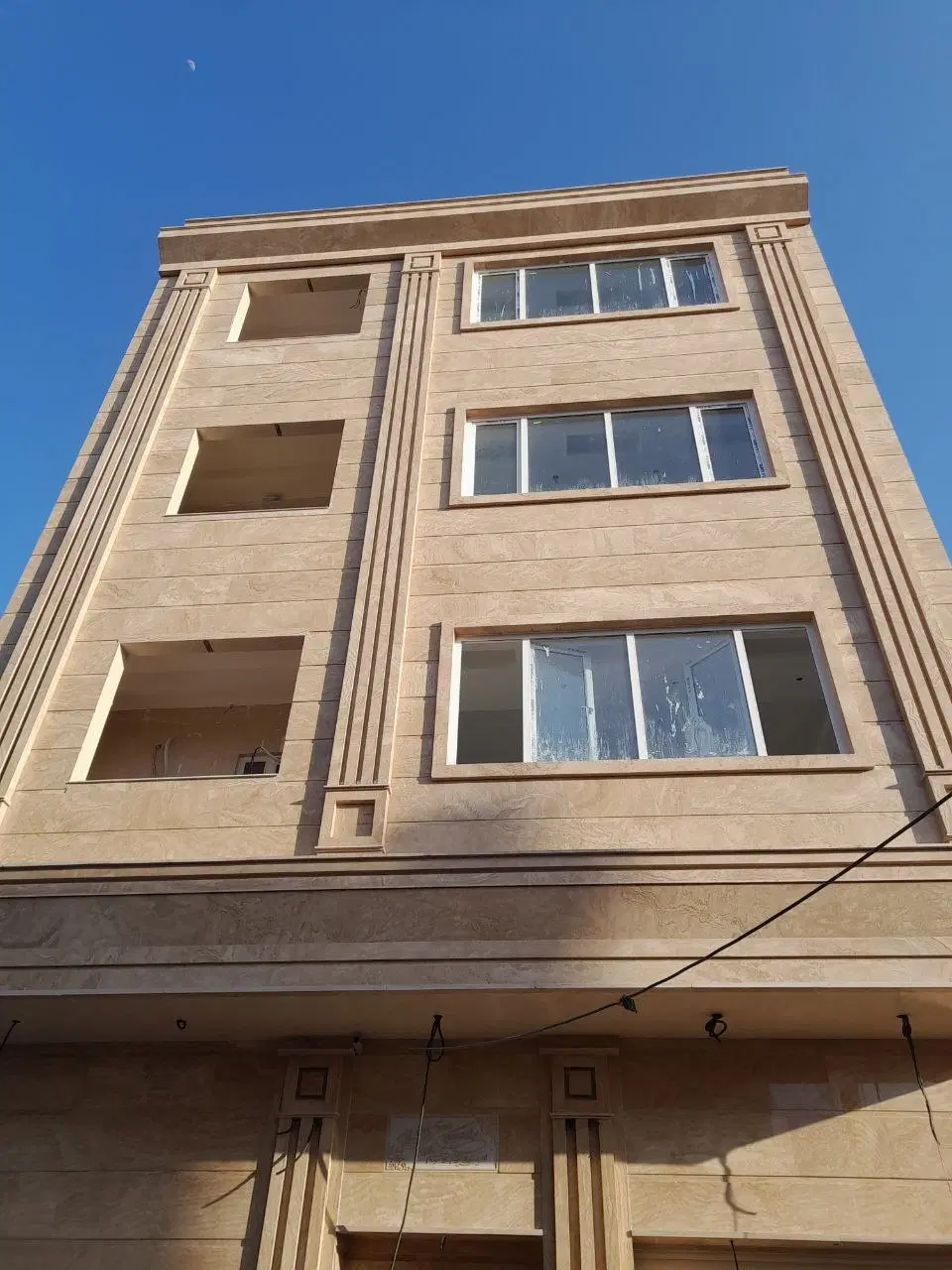 واحد ۱۹۷ متری گشایش