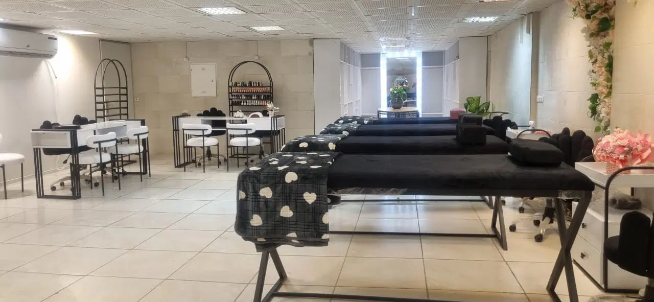 اجاره تخت مژه و میز ناخن