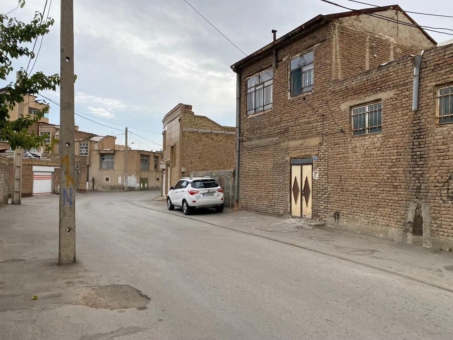ساختمان ۸۵ متری در خیابان فروردین