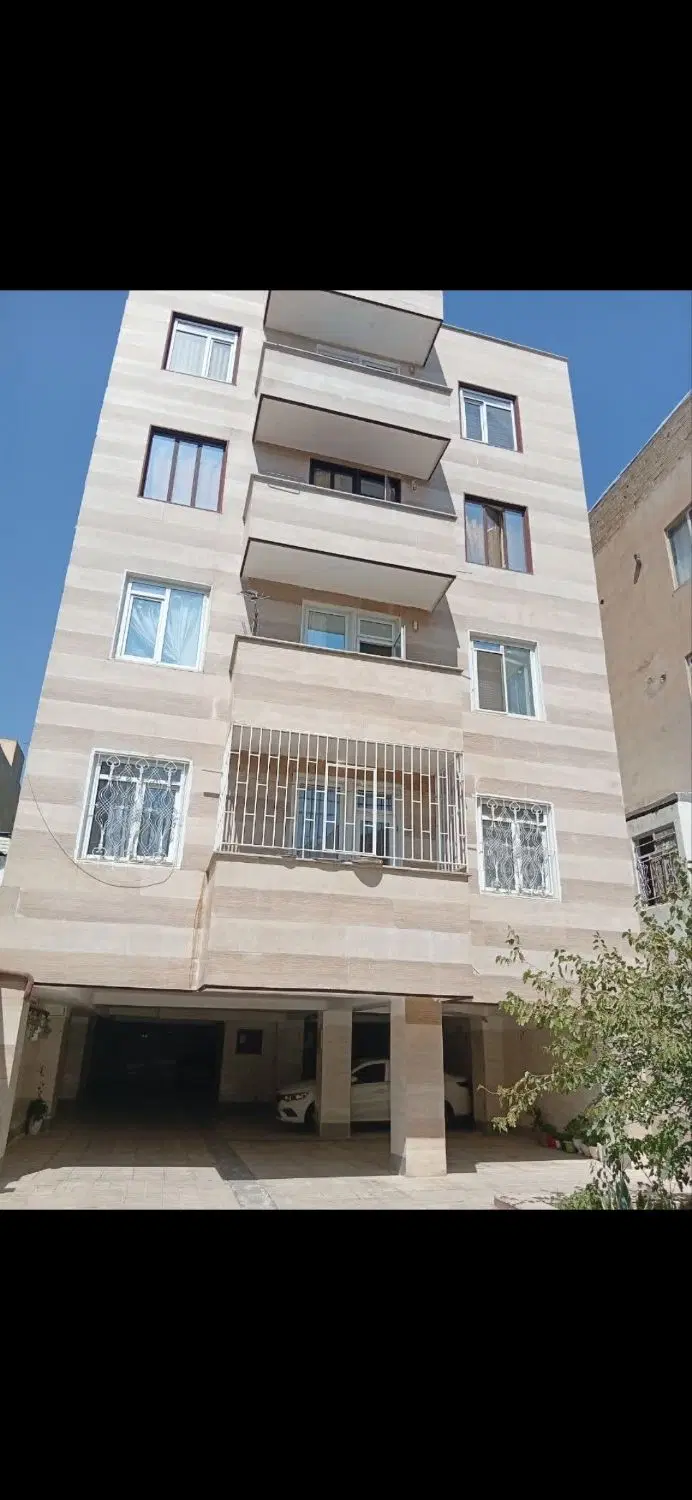 یک واحد اپارتمان ۹۳ متری