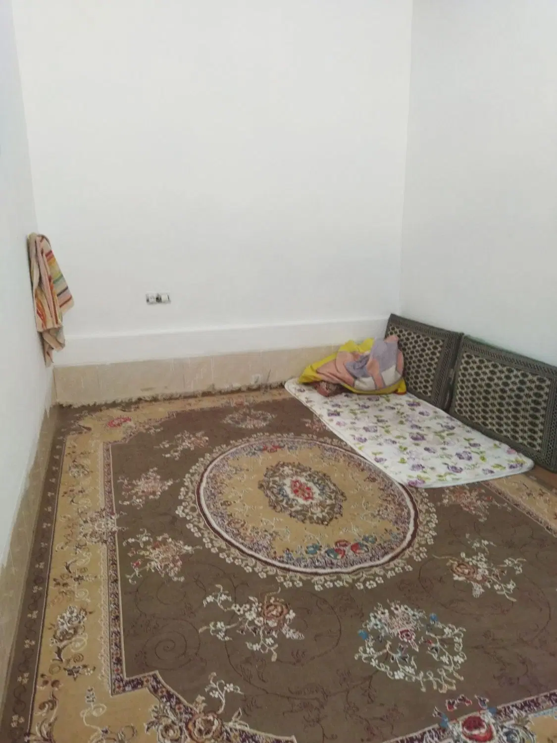 یک اتاق اجاره ای بلند مدت