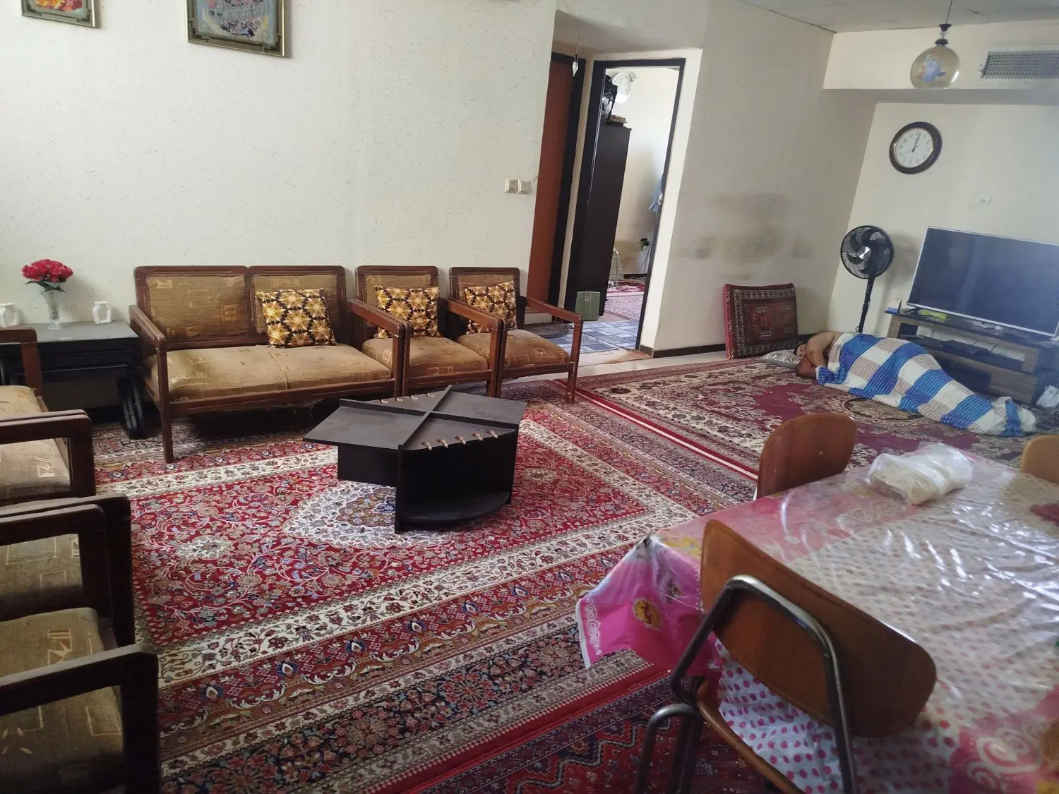 فروش آپارتمان. مجتمع وحدت بتن صدرا