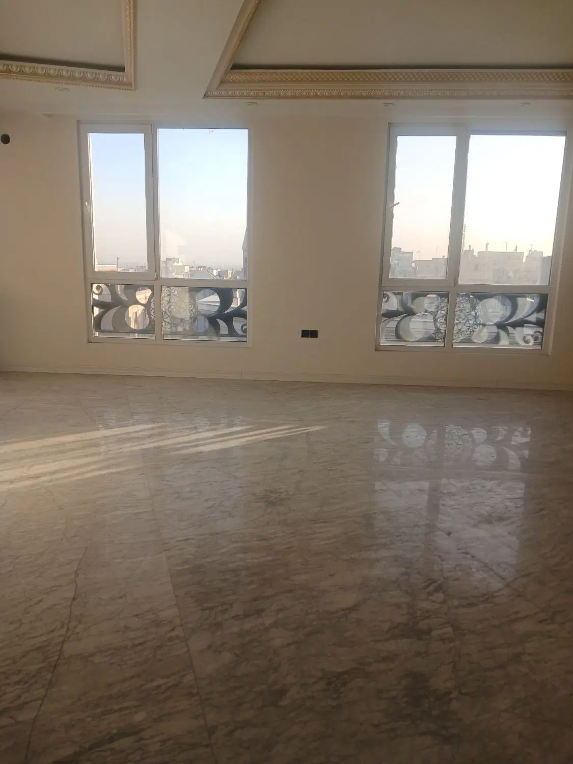 ۱۹۰متر_سنداداری_فول نوسازی_کوروش مال