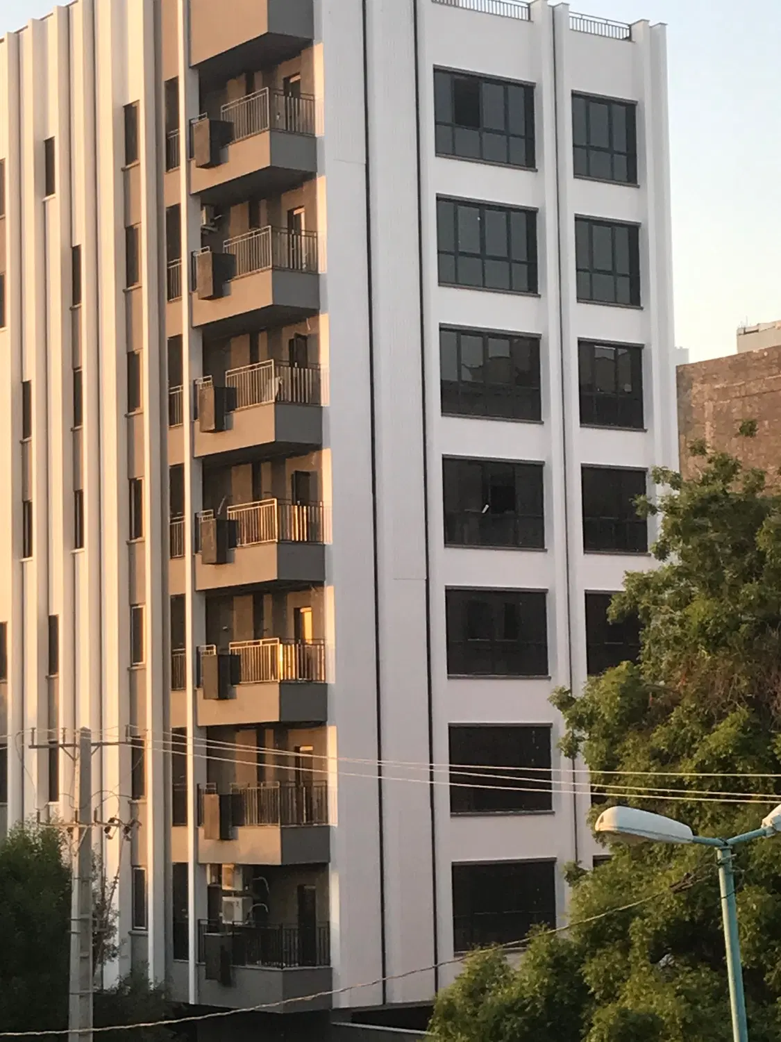 زمین فروشی