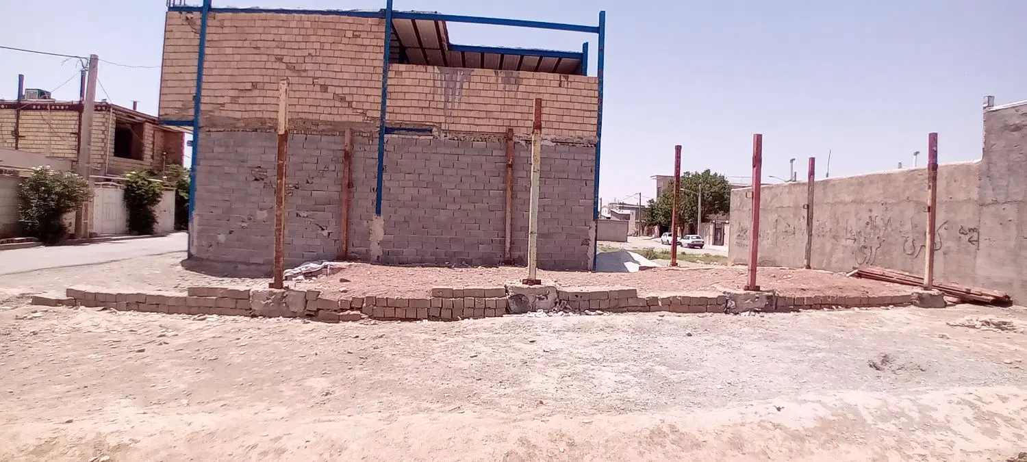 زمین ۱۰۰ متری