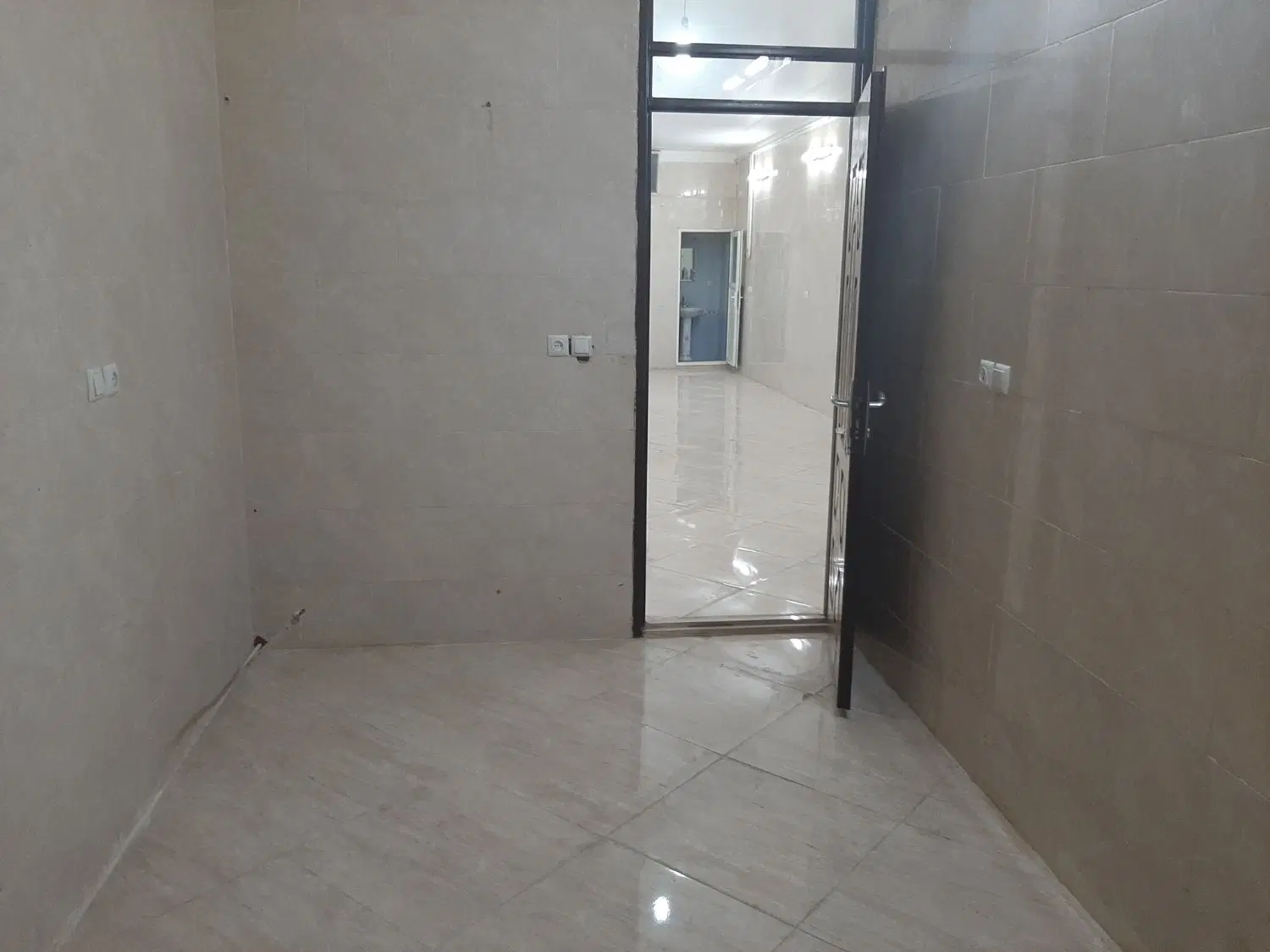 زیر زمین اجاره ای جهانفر