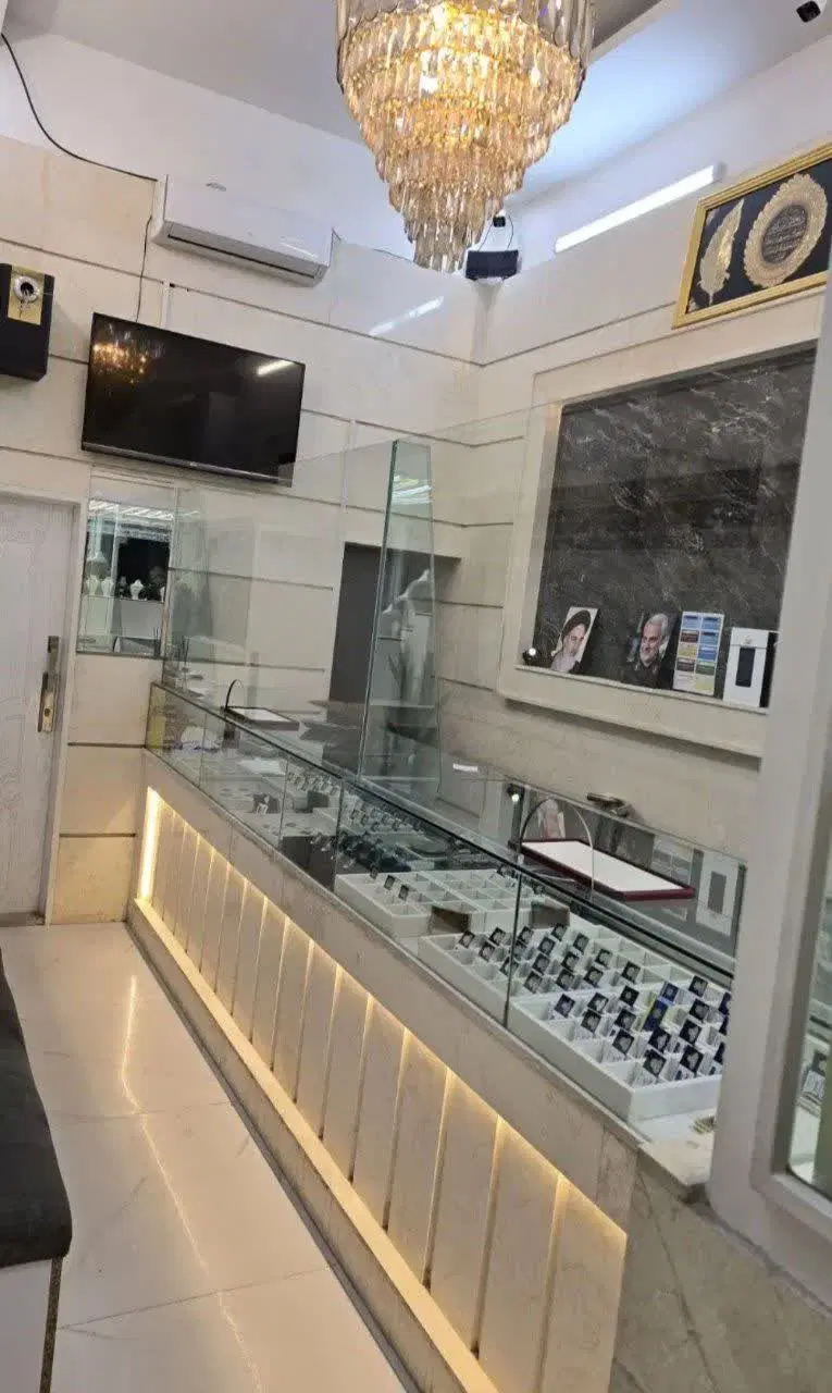 مغازه فروشی