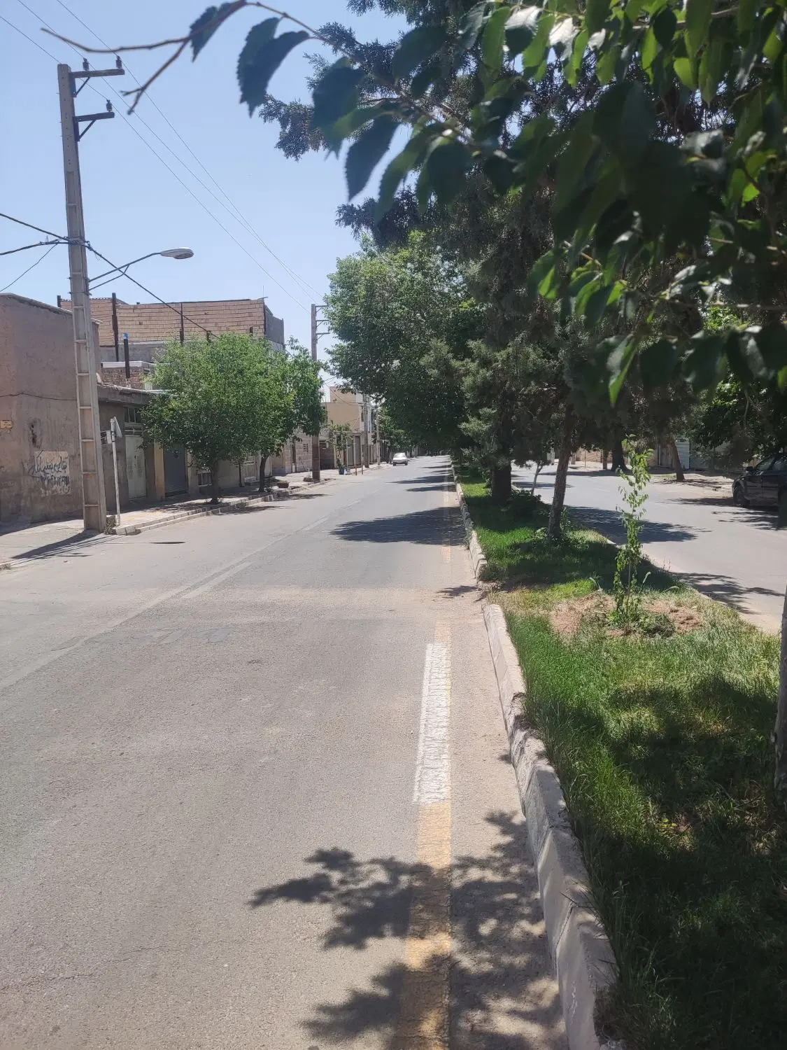 خانه کلنگی  دو نبش  ۱۷ شهریور