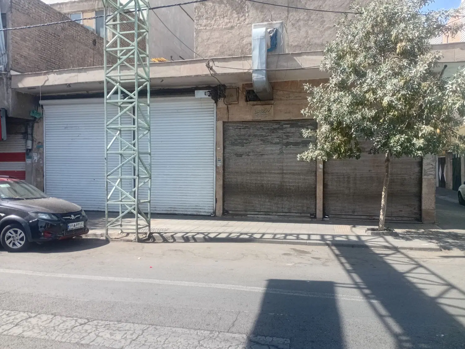 ۶۳مترتجاری ملکیت وسرقفلی ۲۸مترسرقفلی نفیس شمالی