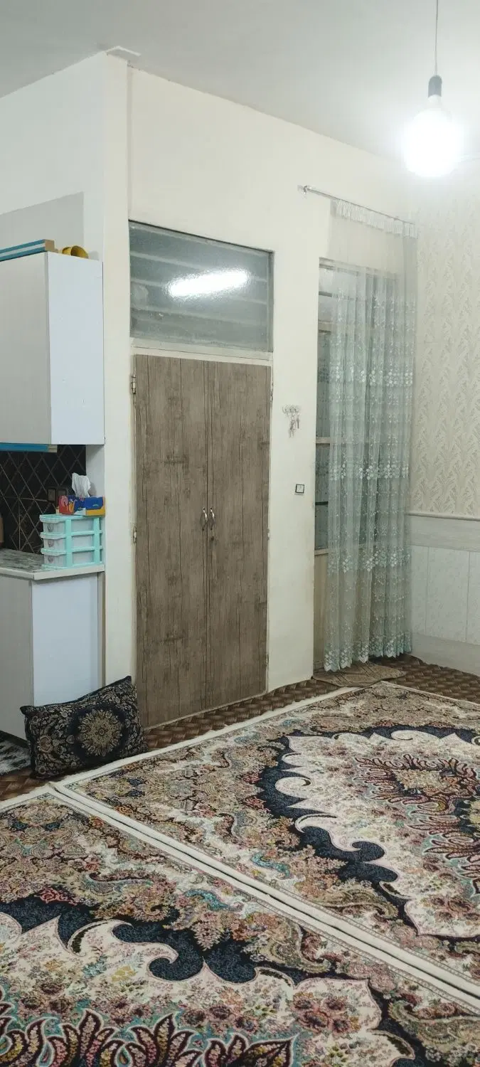 خانه دوطبقه پشت قواره
