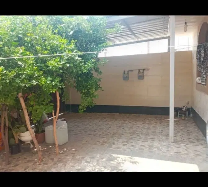 منزل طبقه هم کف از دوطبقه