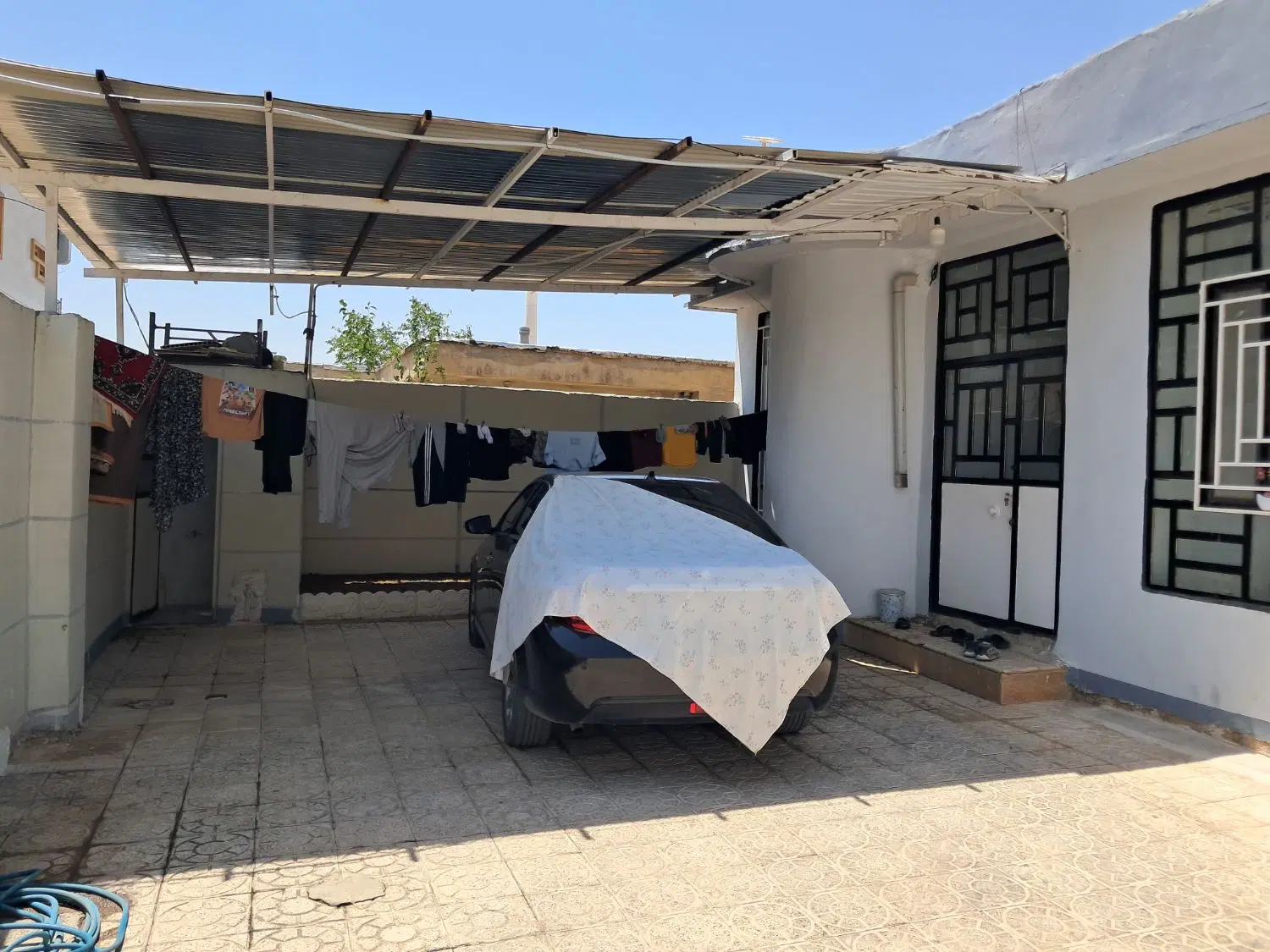خونه کلنگی درخیابان تختی