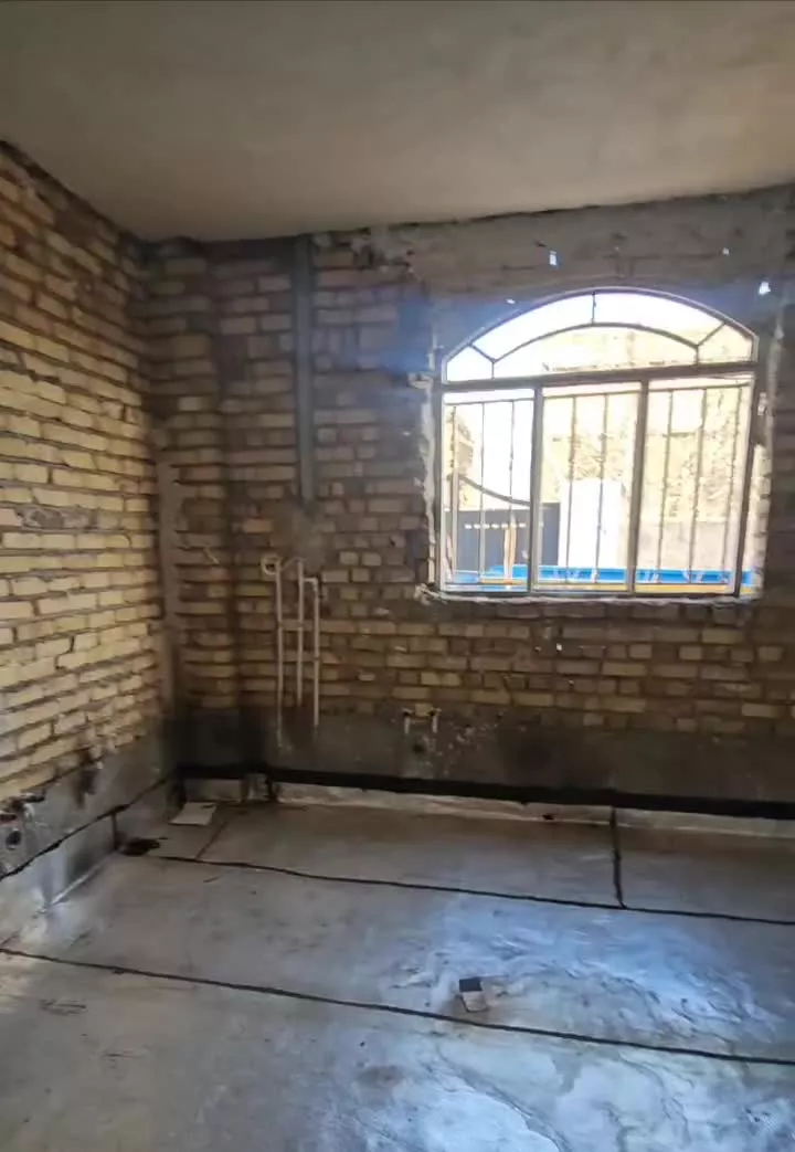 خانه نیمه ساخت در ۱۰ کیلومتری جاده قزوین رشت