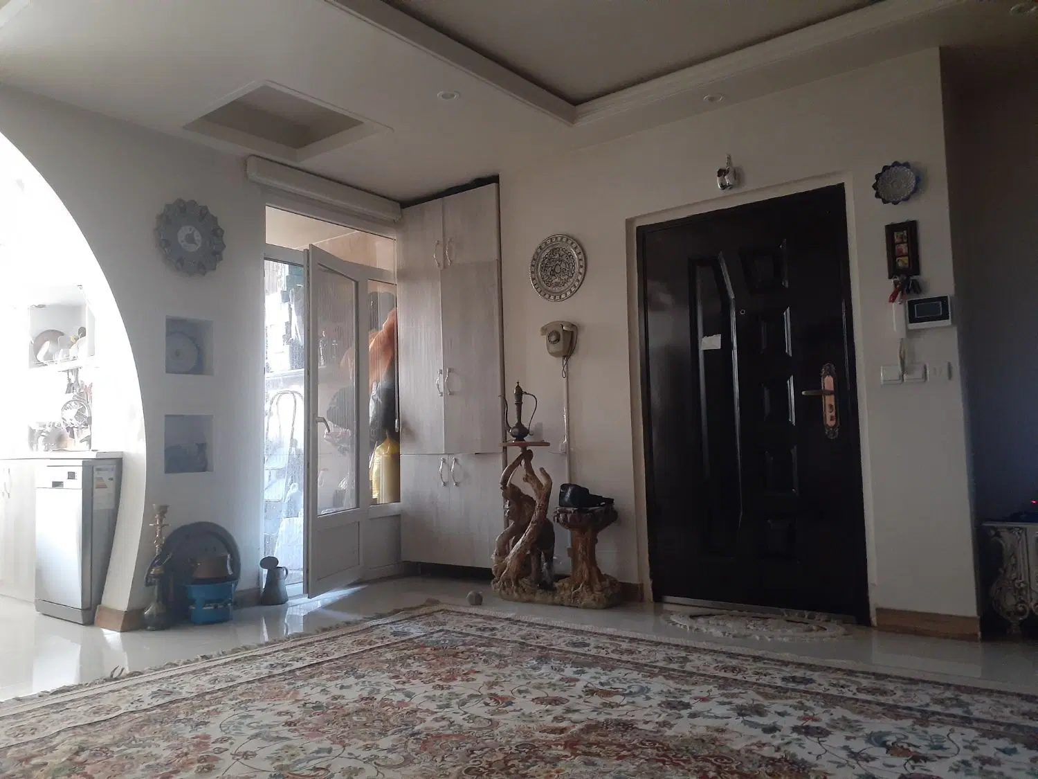 معاوضه دو آپارتمان شیک با ملک  بازسازی شده