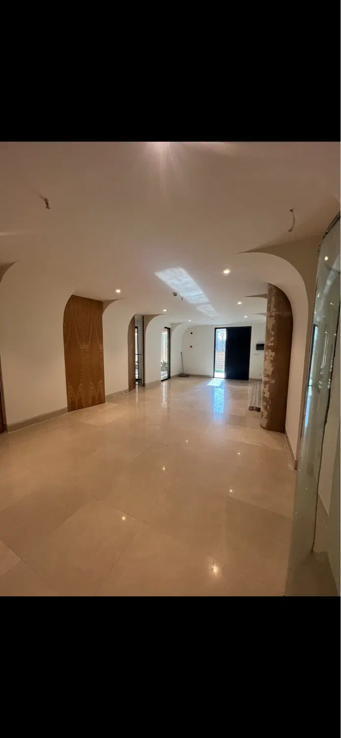 اپارتمان ۲۲۰ متری LUX مشاعات آبی _ دهکده فردیس