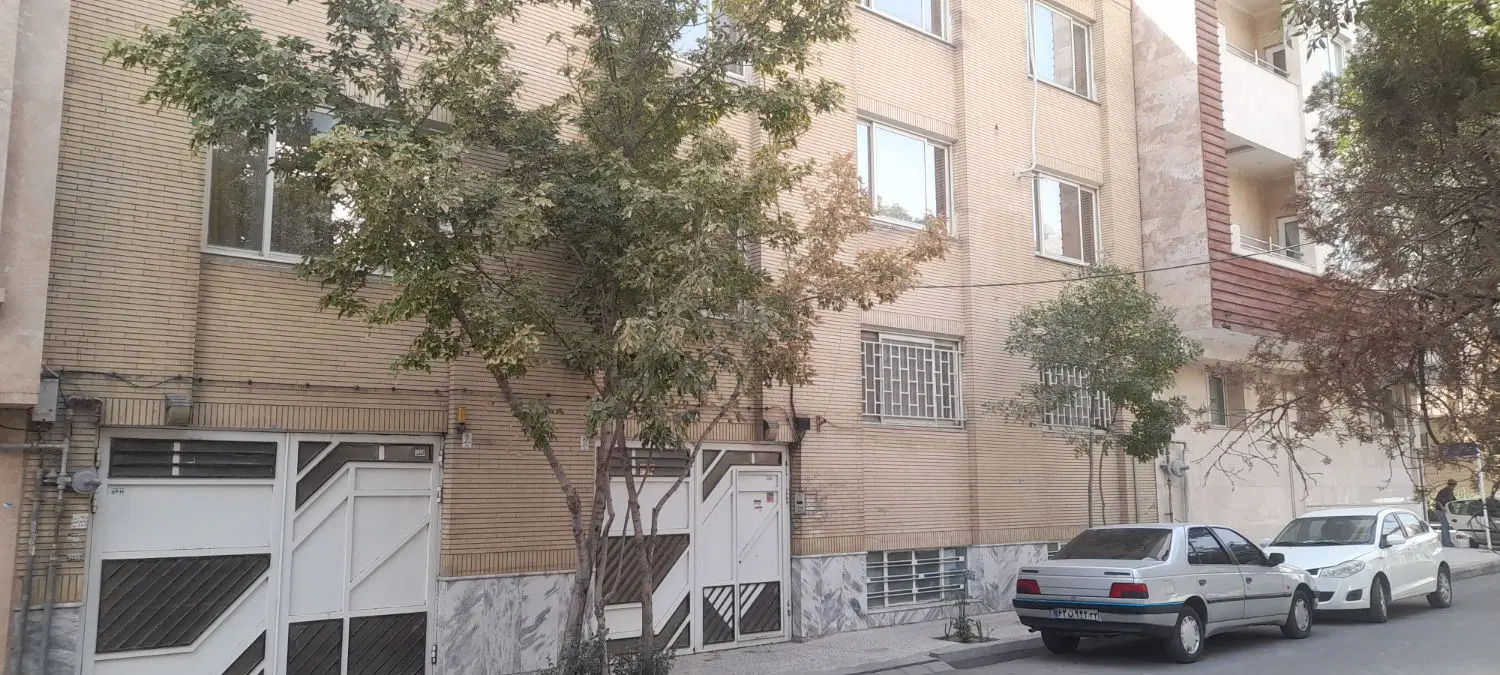 ۲۴۰متر گلاب_۴خواب مناسب سرمایه گذاری
