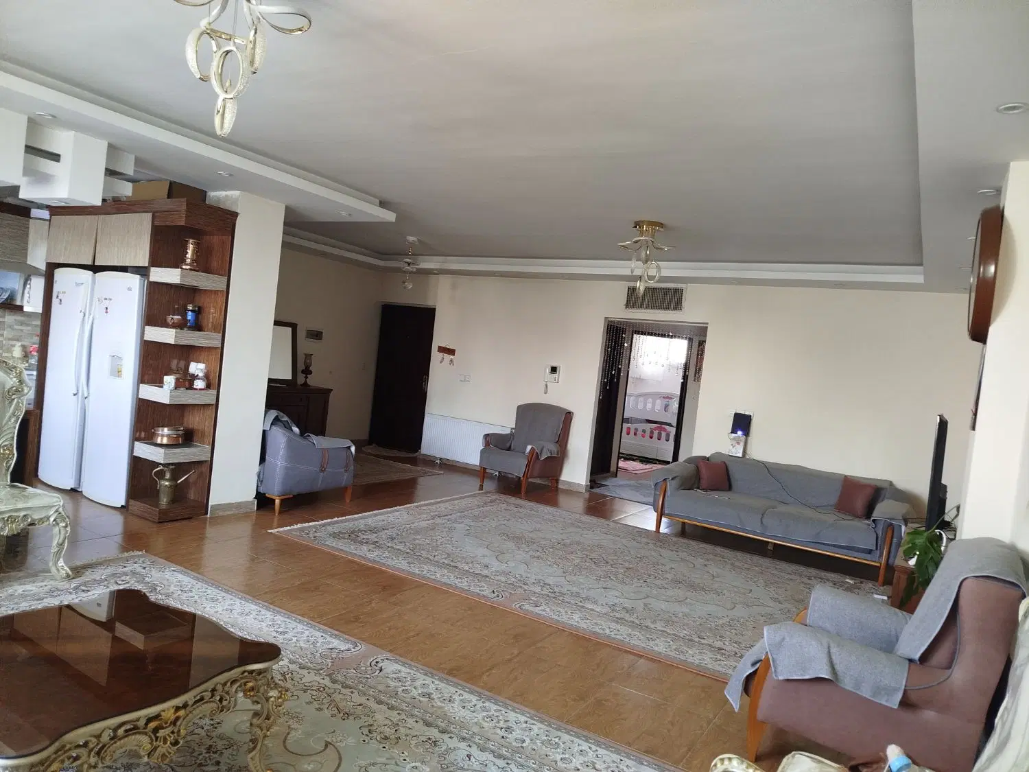 واحد تفکیکی بر خیابان اصلی