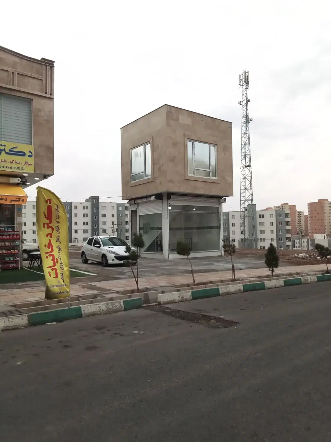 تجاری مسکونی دو نبش برخیابان