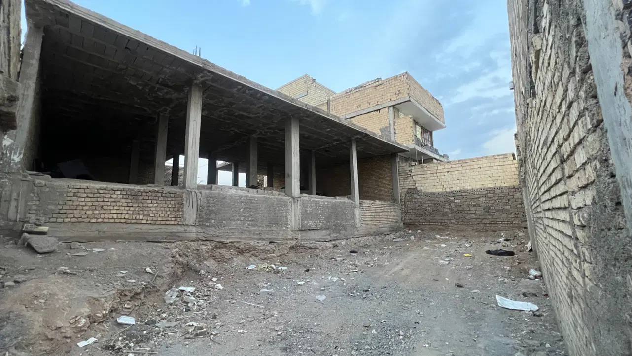 ساختمان یک طبقه سقف و ستون