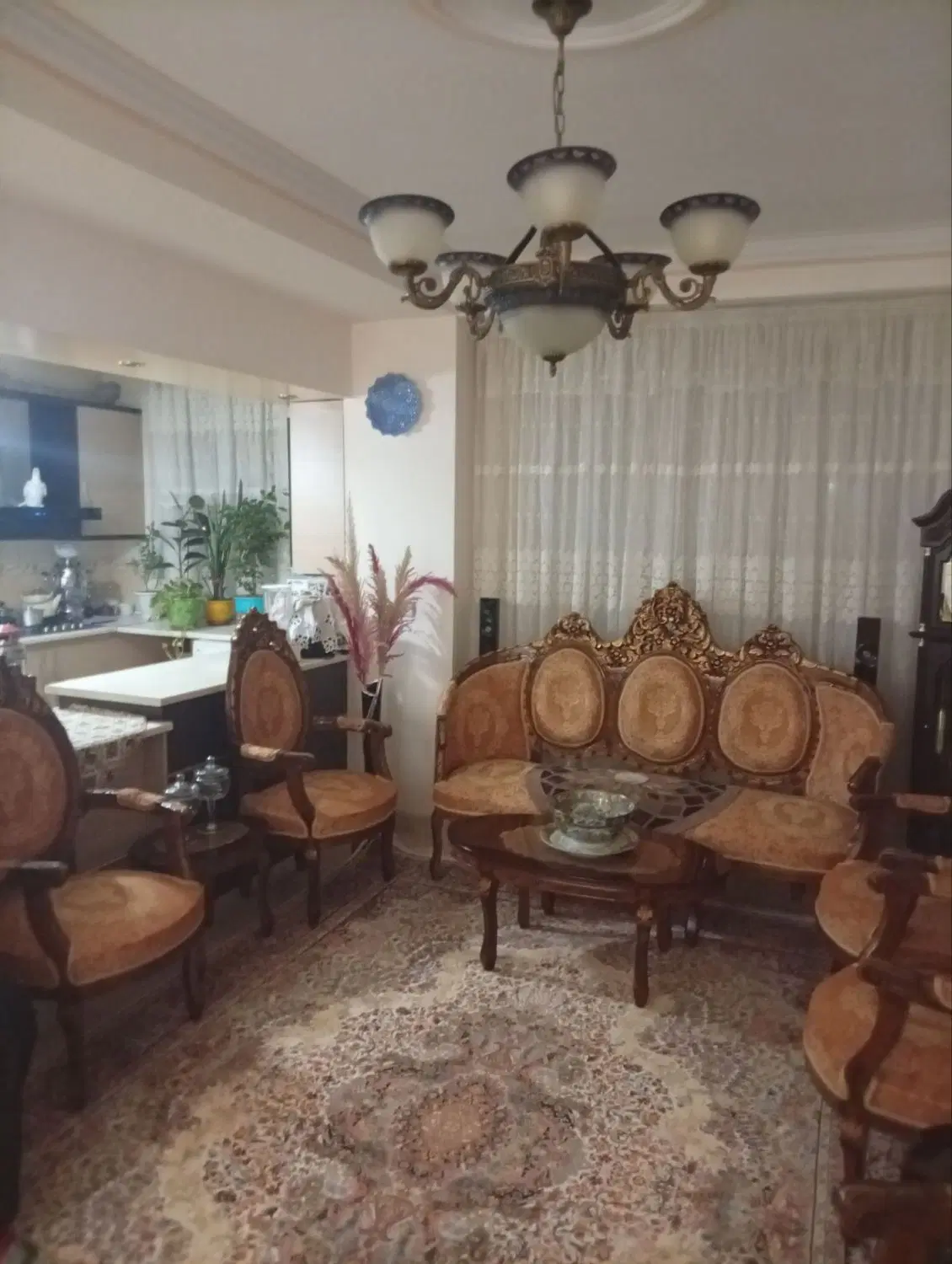 243 متر خانه در کیهانشر نبش میدان و خیابان اصلی