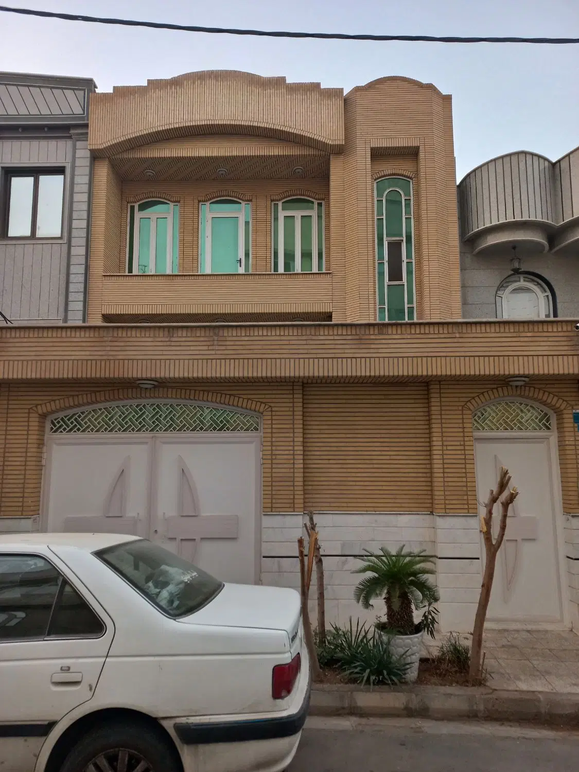 هنرستان دو طبقه مستقل باهمه امکانات