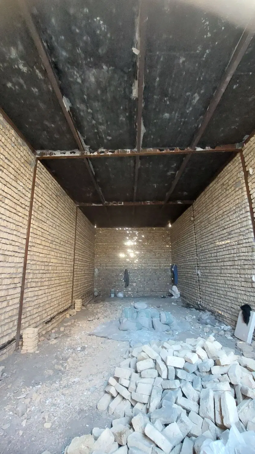 کارگاه سوله با سقف ۴ونیم