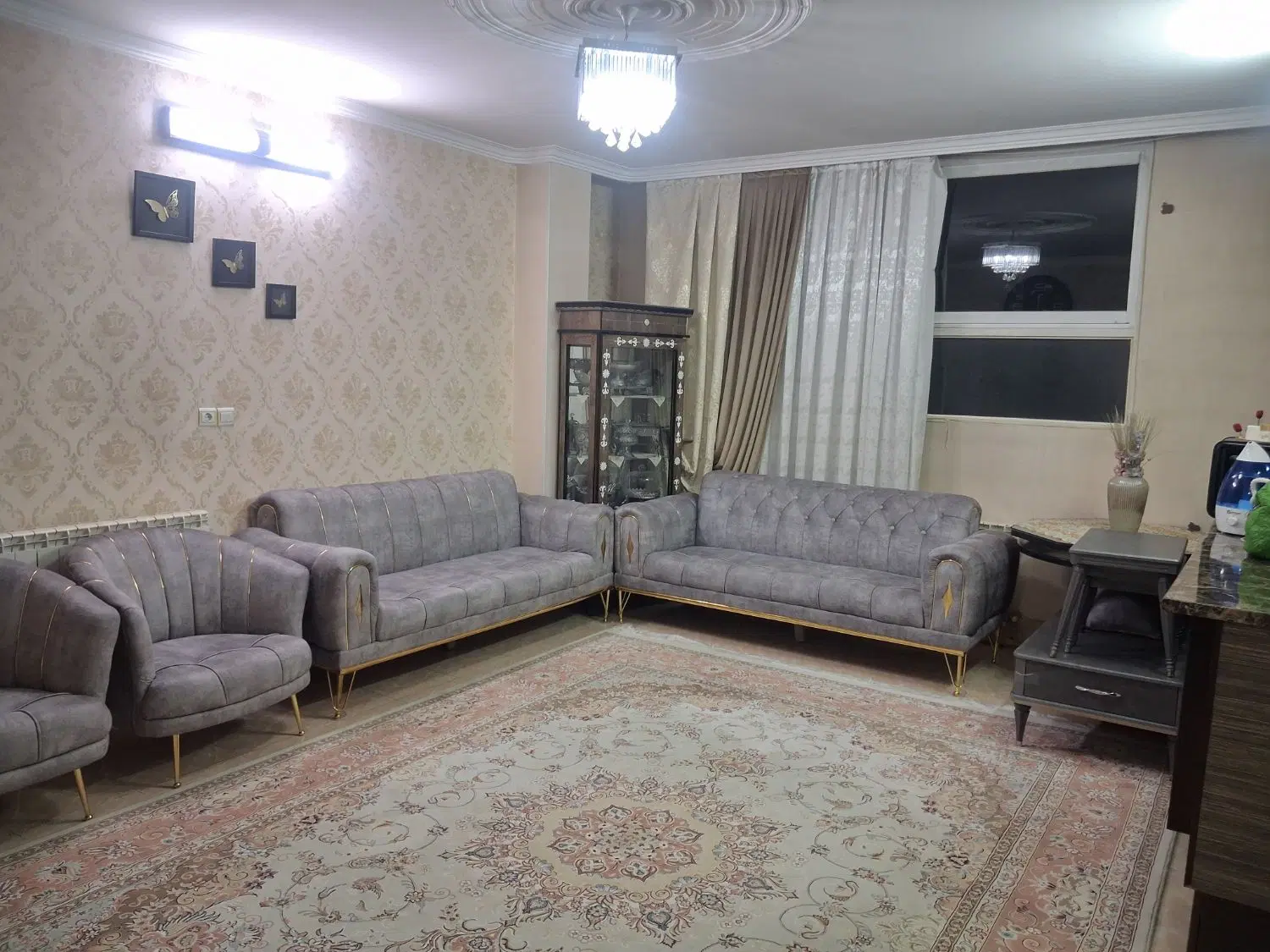 آپارتمان 74 متری طبقه 3