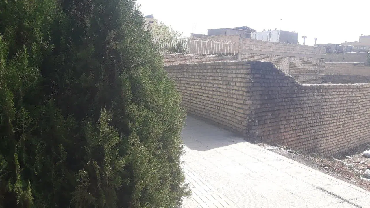 زمین مسگونی  با کد سه طبقه رو پیلوت
