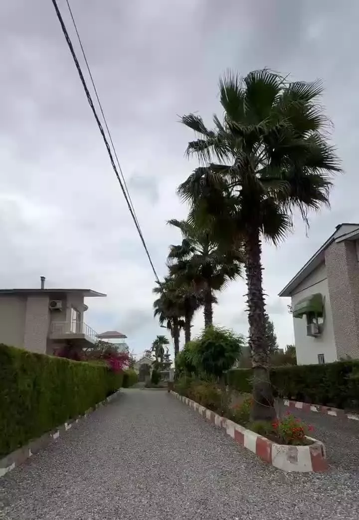 ۱۹۶ متر زمین در شهرک با اصالت با مجوز ساخت