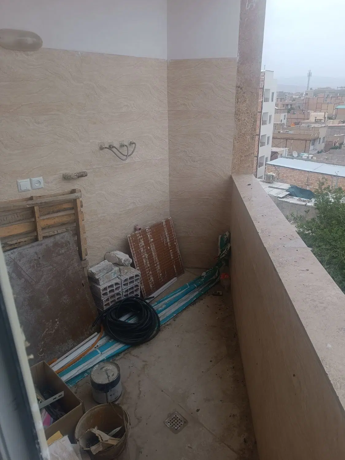 فروش واحد ۱۲۰متری در پاکدشت
