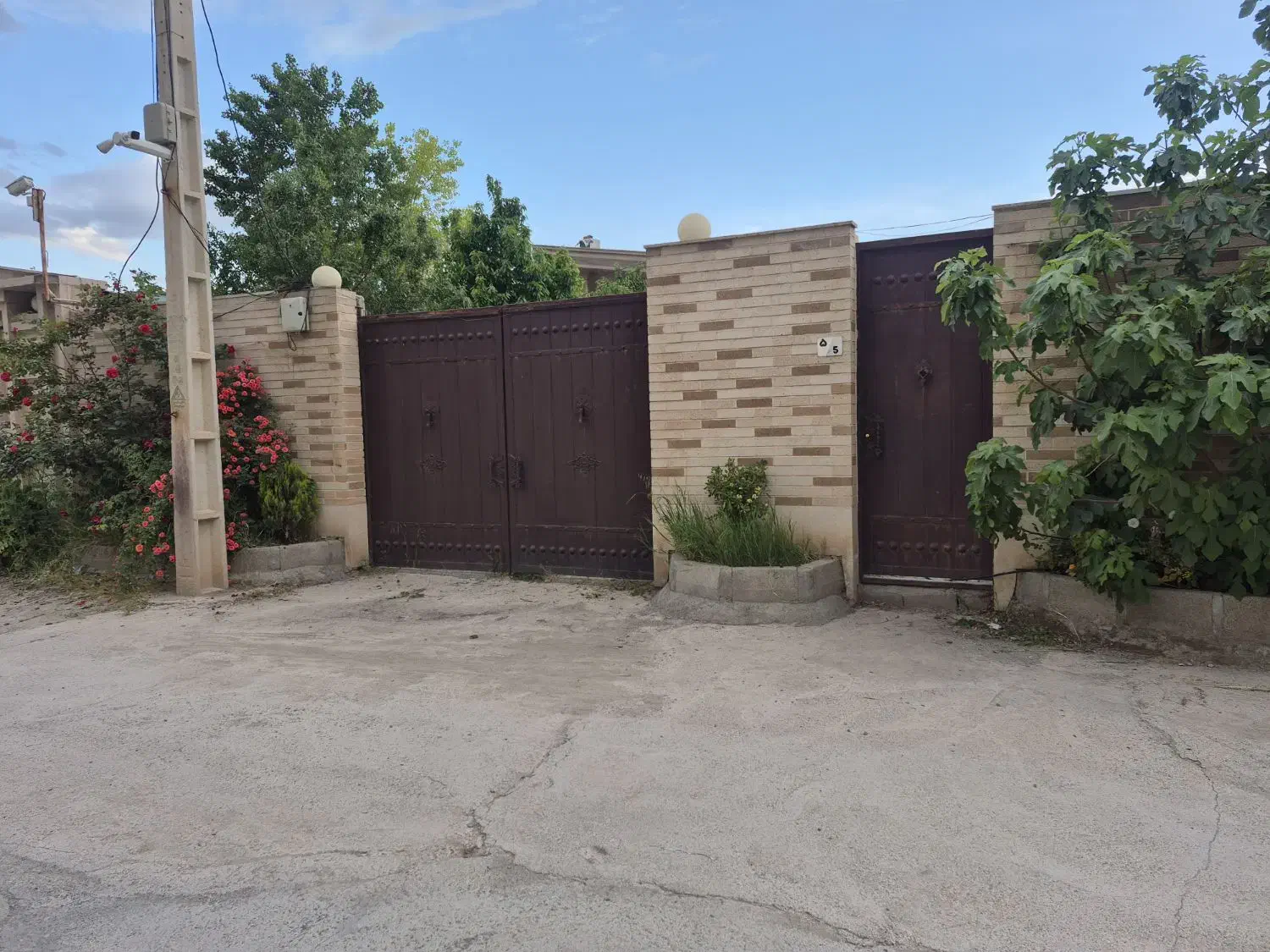 فروش زمین باغ ویلایی ابتدای جاده سنندج
