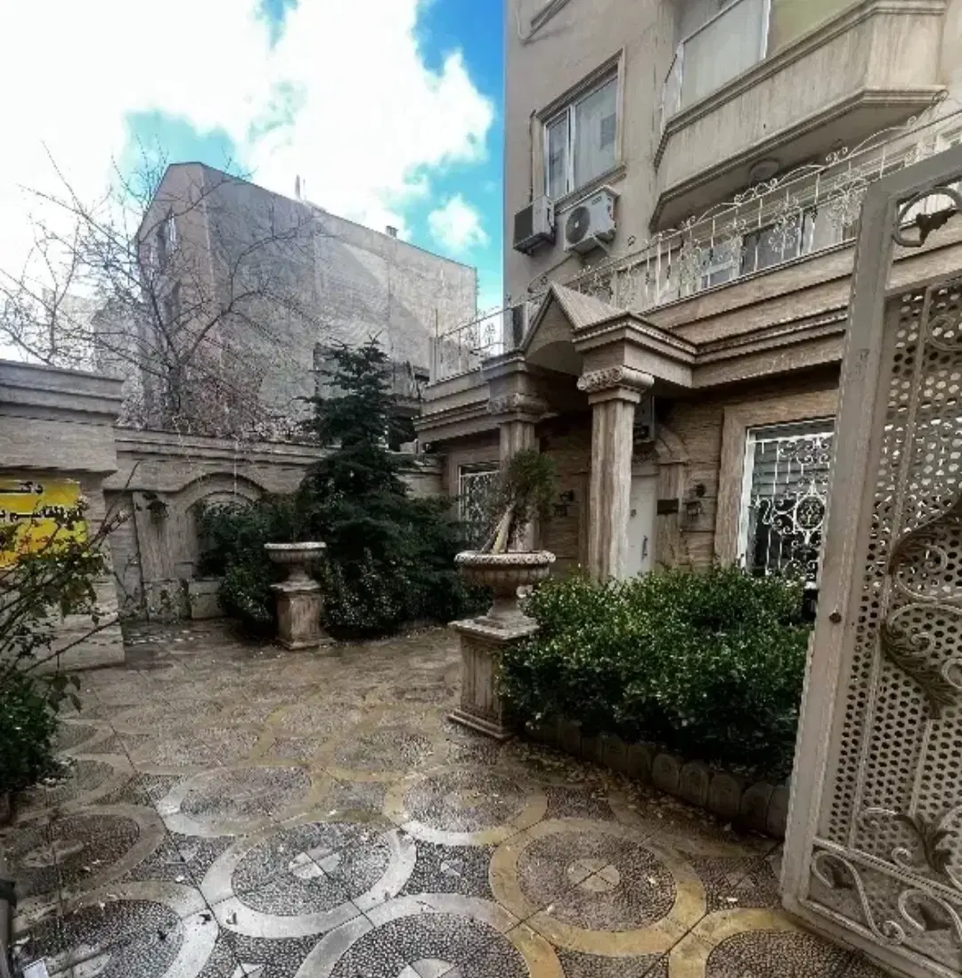 منزل ویلایی ۵۰۰متر دربست
