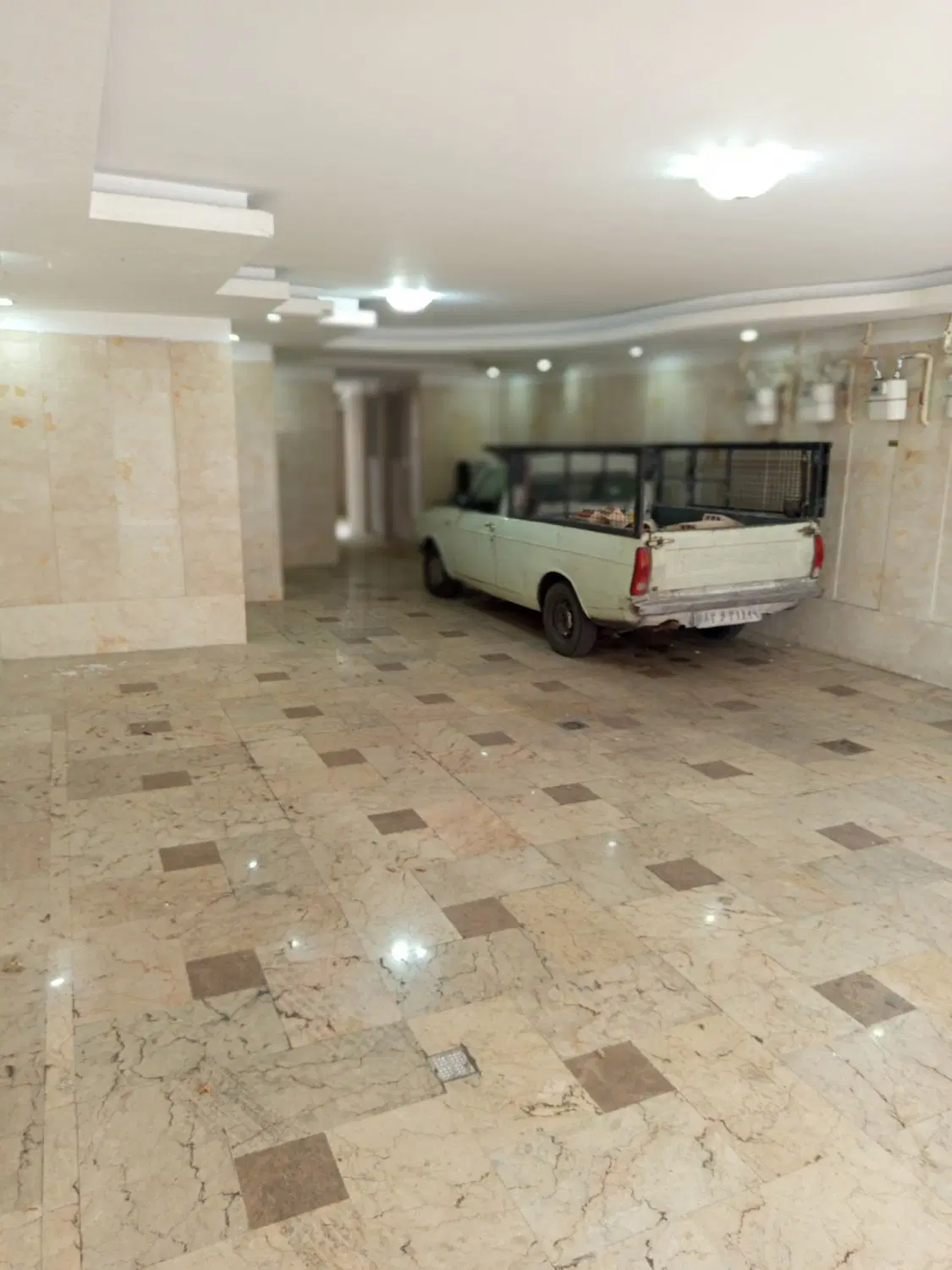 تک واحدی جنوبی پارکینگ اصلی