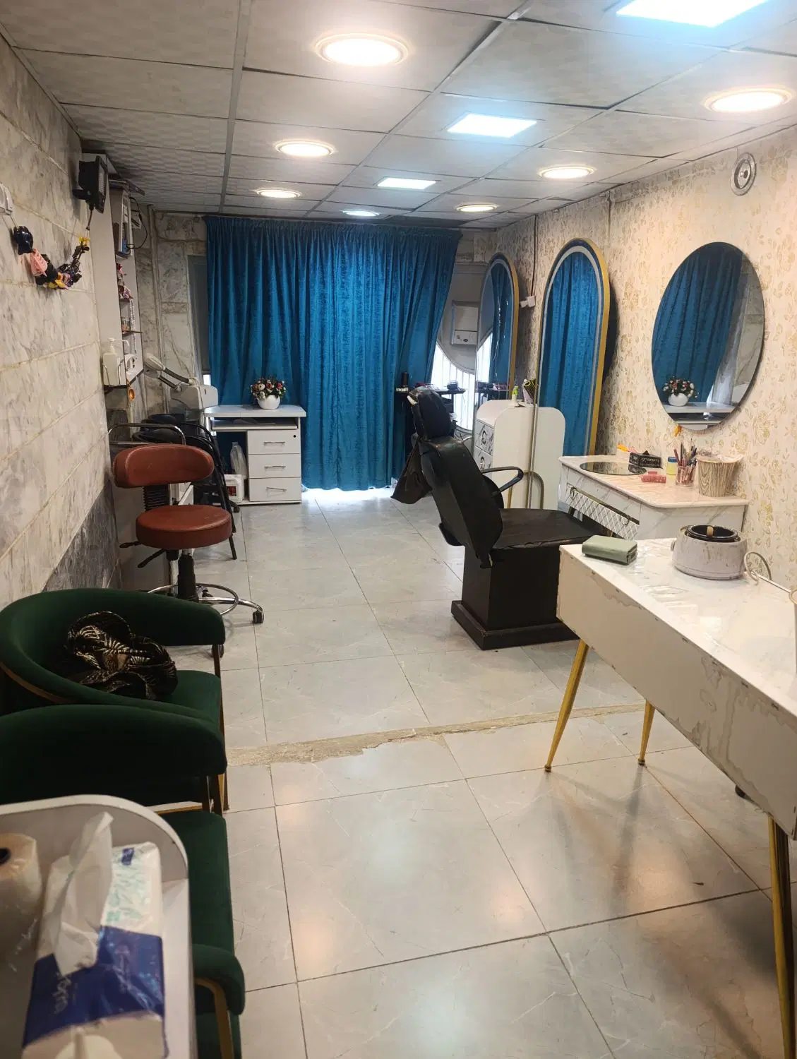 پارکینگ 28مترو دسشویی