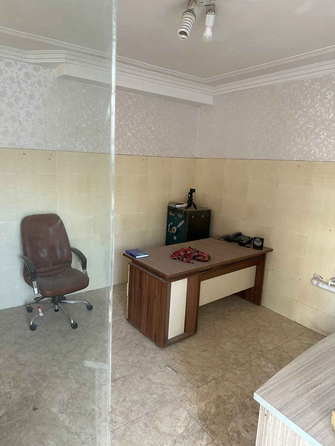 مغازه تجاری ۱۸متری امیرمعزی۱۰