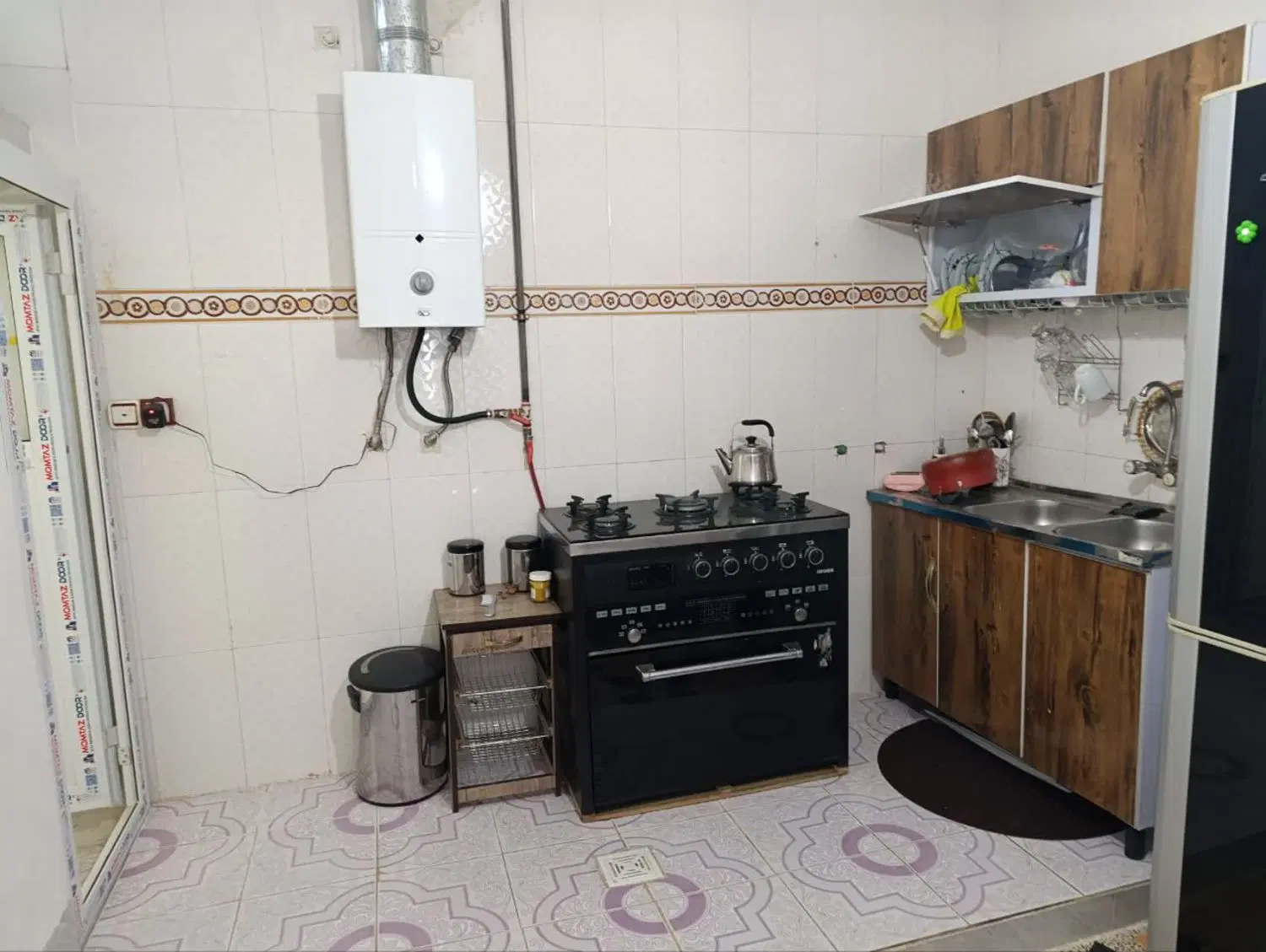 سوئیت ۴۰ متری حیاط‌دار با ورودی مستقل چمران کوی۷۳