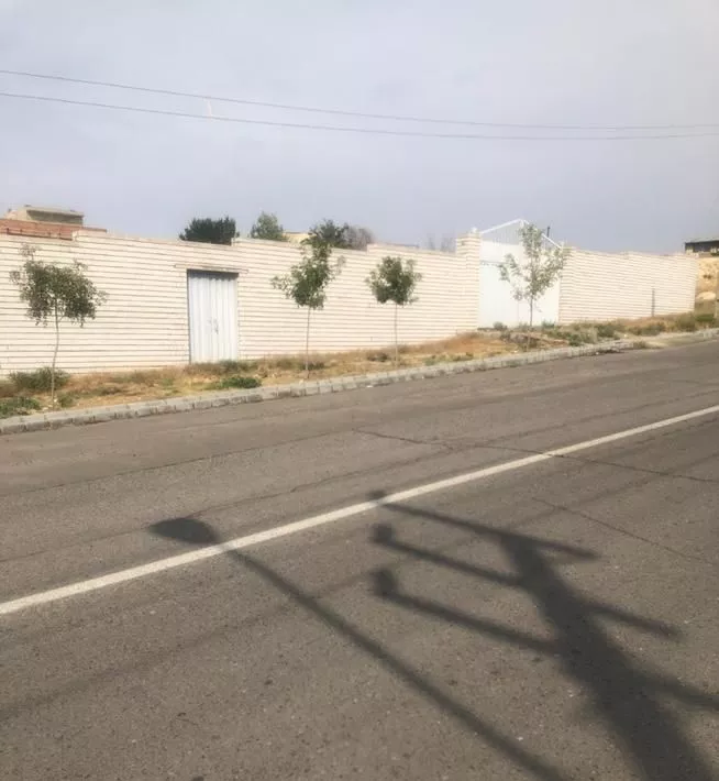 زمین بایر با کاربری خدماتی صنعتی به متراژ 2500متر