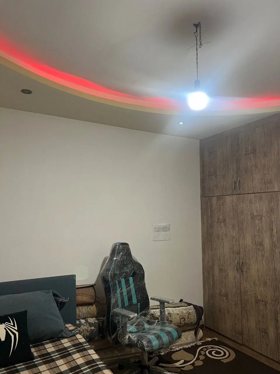 آپارتمان تک واحدی