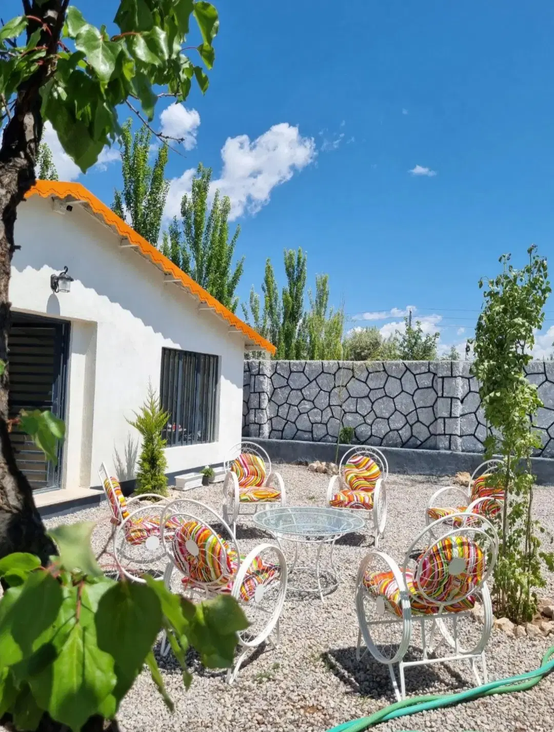 زمین باغی