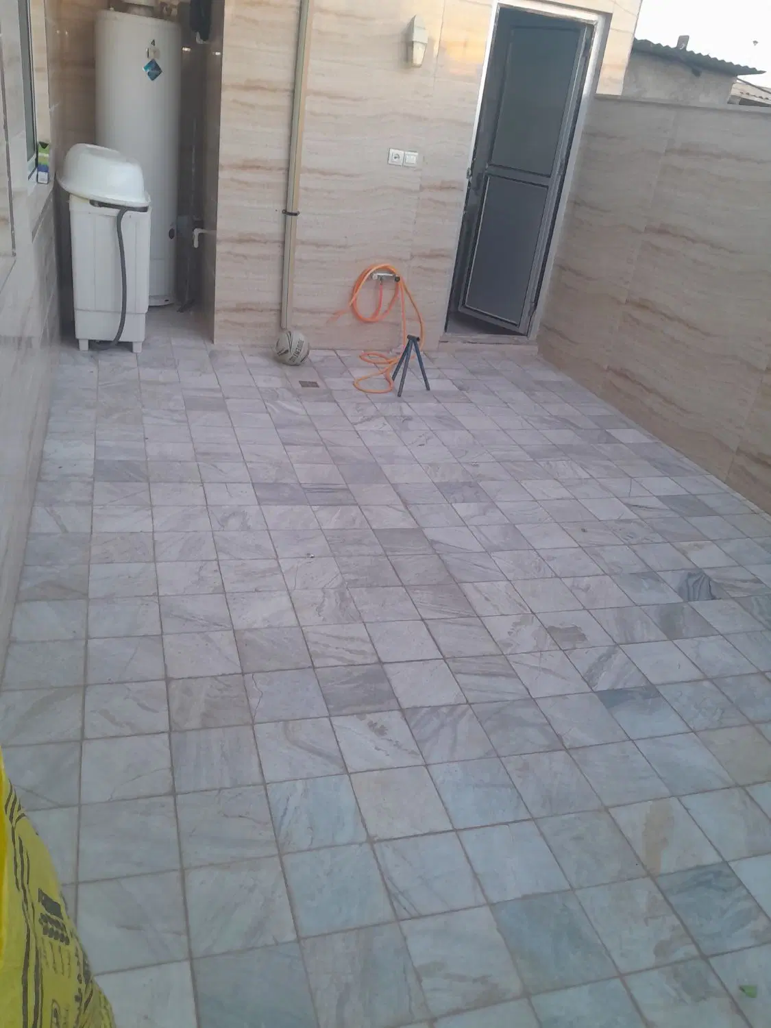 خونه اجاره ای برای اتباع افغانستانی زاد رئیس کرمی