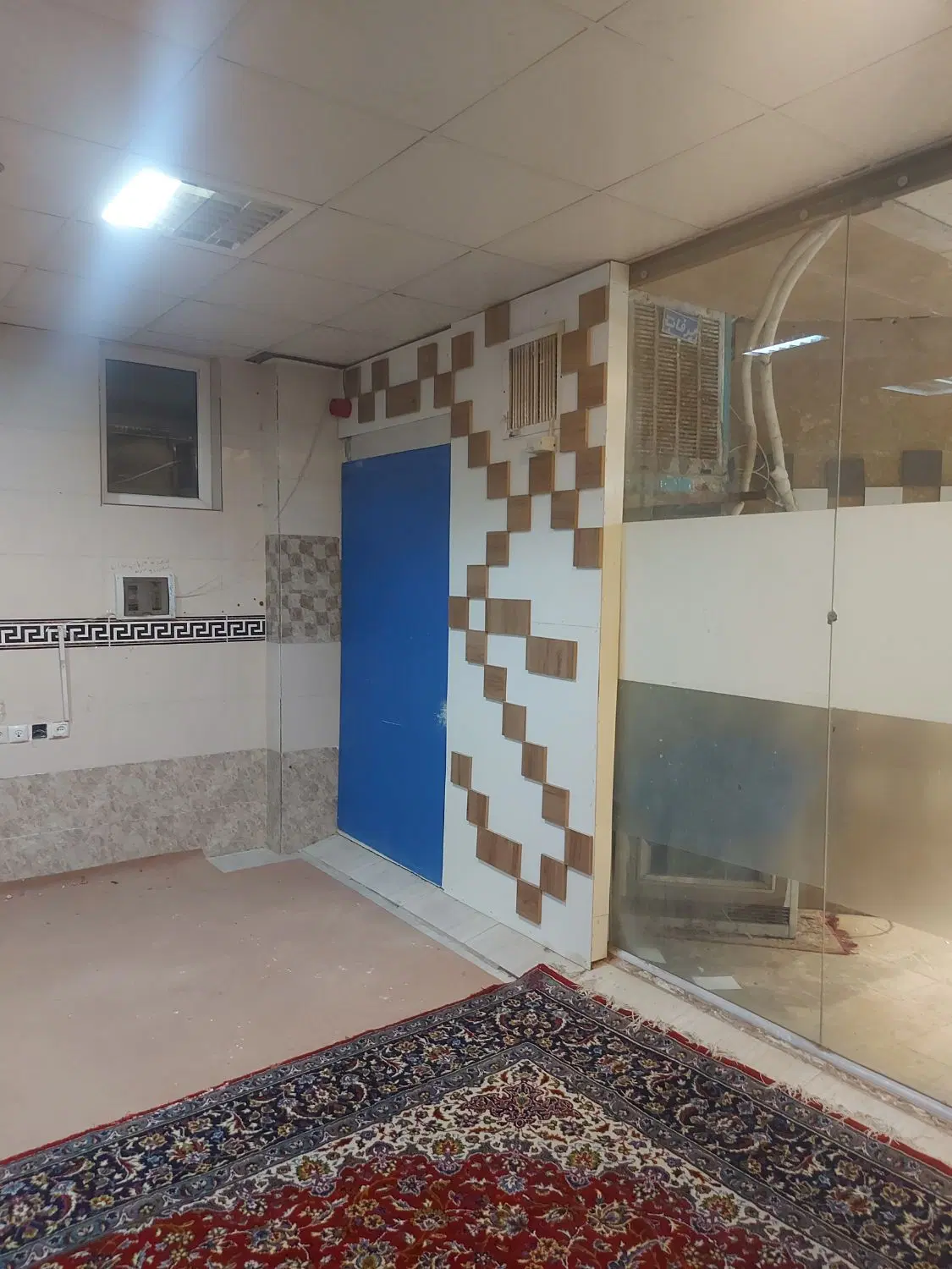 کارگاه یا انباری بدون تجاری