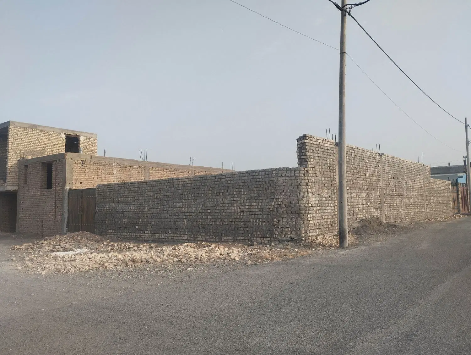 زمین نیمه ساز فروشی