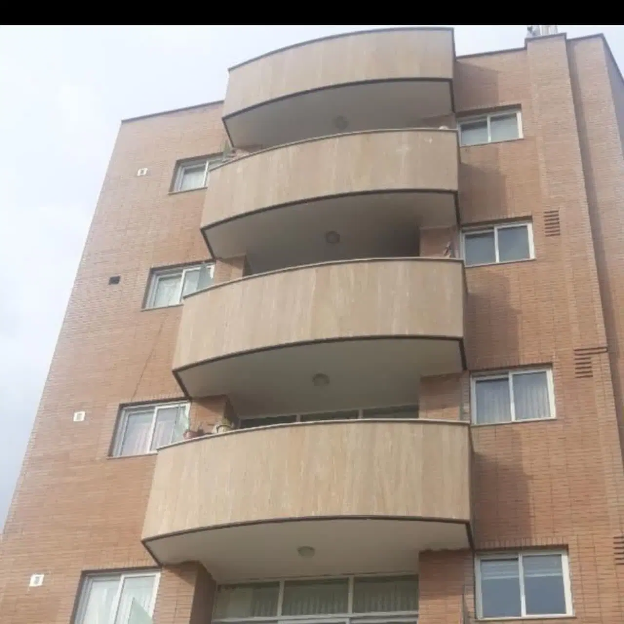 آپارتمان ۱۳۵ متری خاص خیابان جی