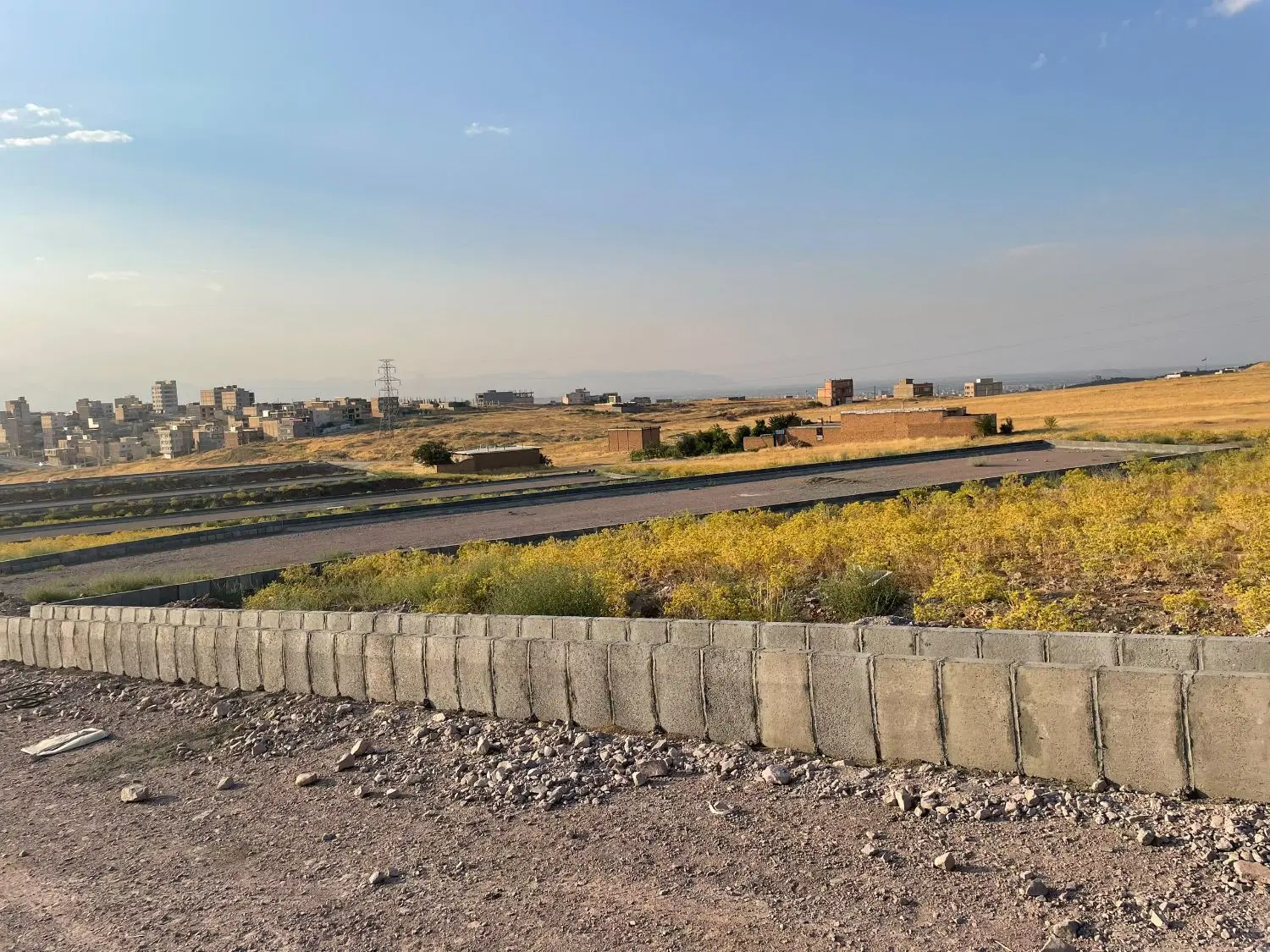 زمین ۲۸۰ متری از زمینهای  دادگستری در آبشناسان