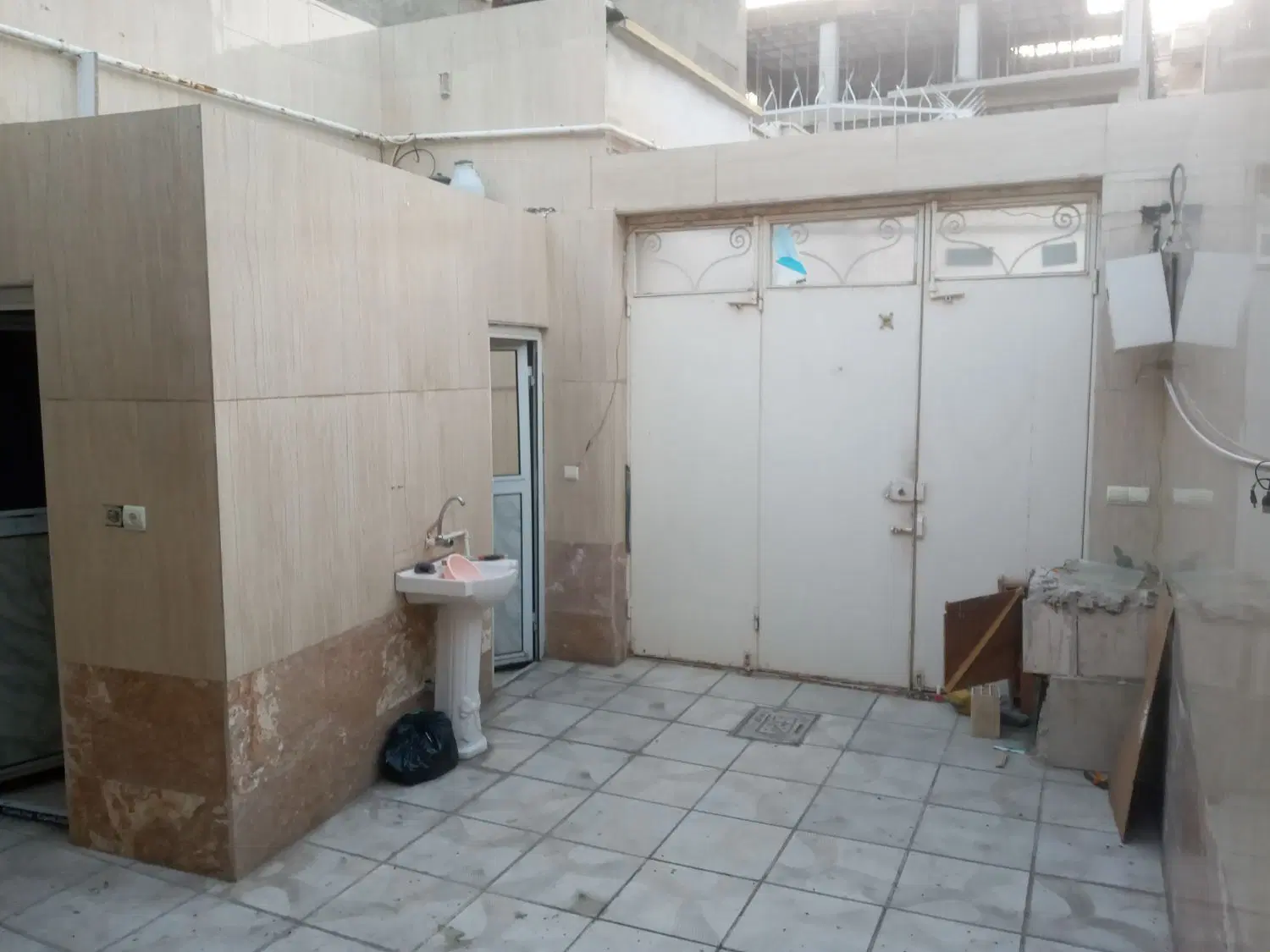 حیاط ویلایی