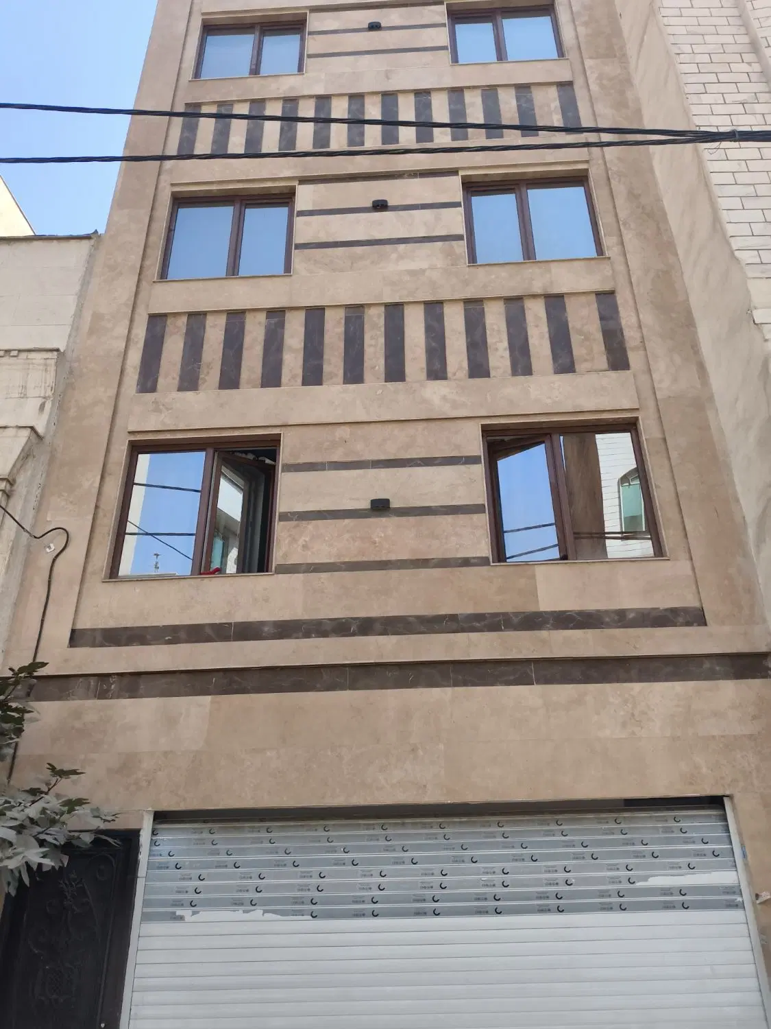 ۶۰ متر دو خواب نوساز با پارکینگ