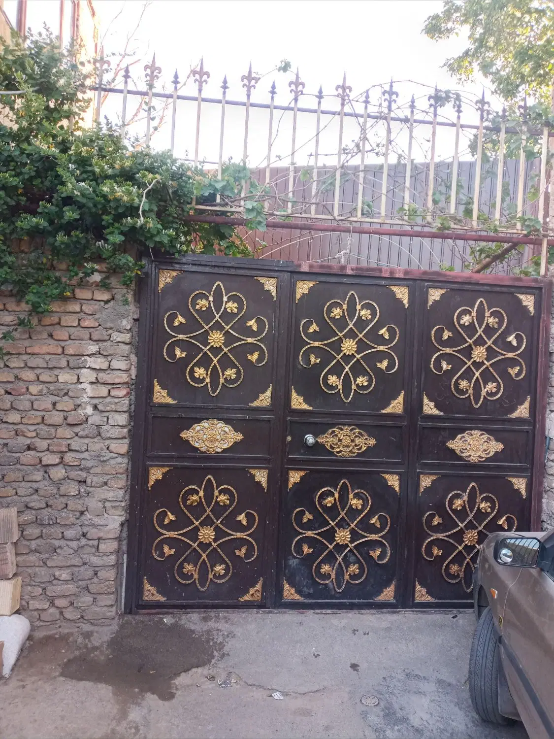 اجاره طبقه ی اول .از خانه دو طبقه ی ویلایی