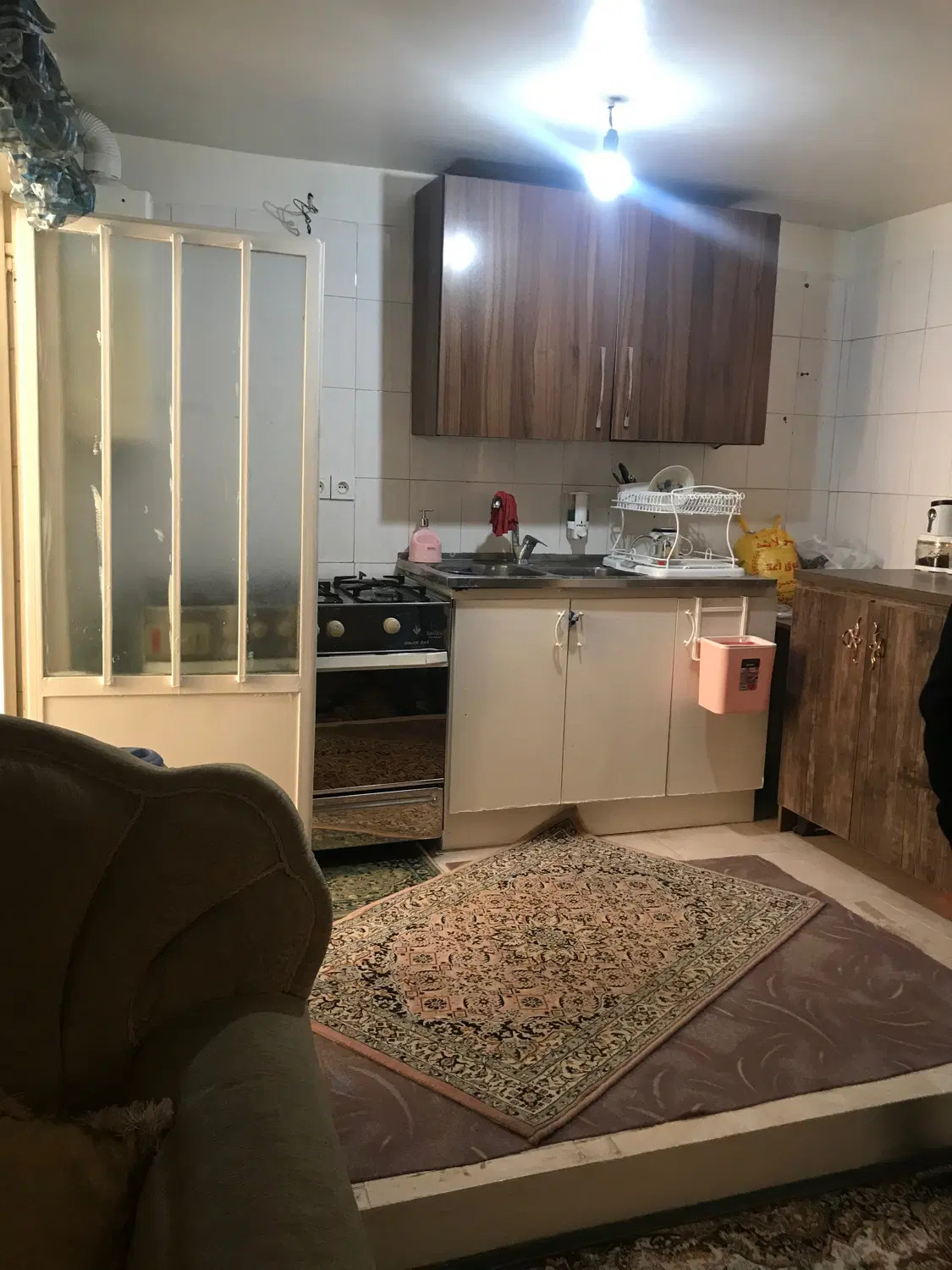 آپارتمان واوان اتوبوسرانی برخیابان اصلی ولیعصر