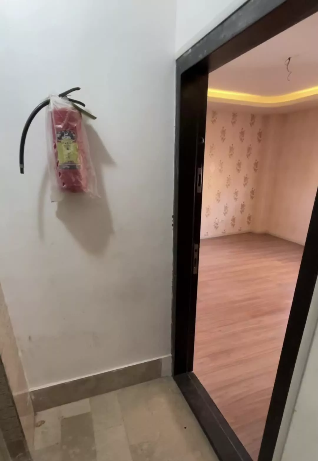 آپارتمان عالی واقع در شهرک کوثر